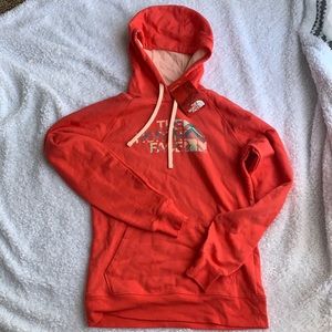 north face sweatshirt